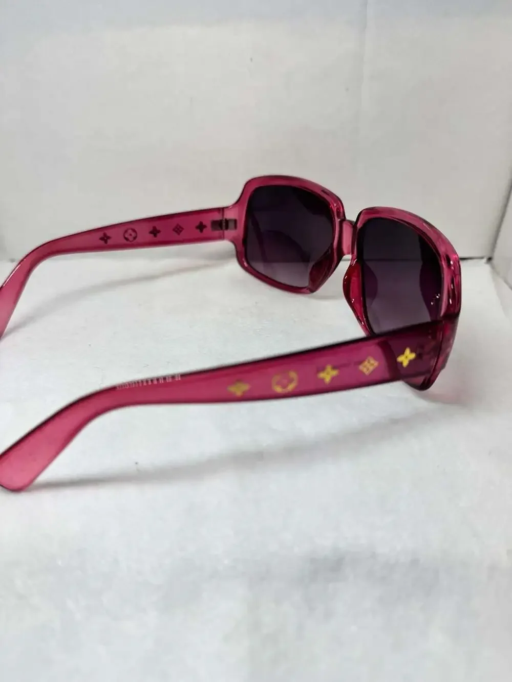 #Hot Chic Unbranded IItalian Designed Monogram Pattern Sunglasses